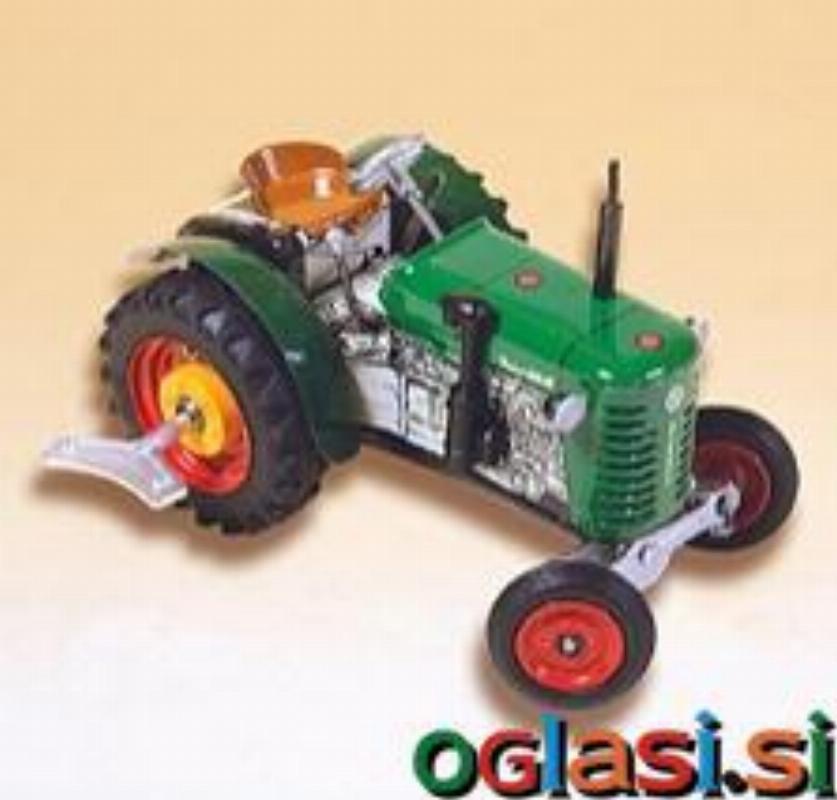 Igrača traktor