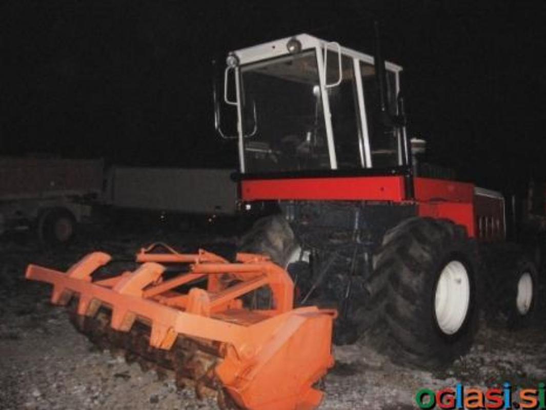 Traktor STEYR