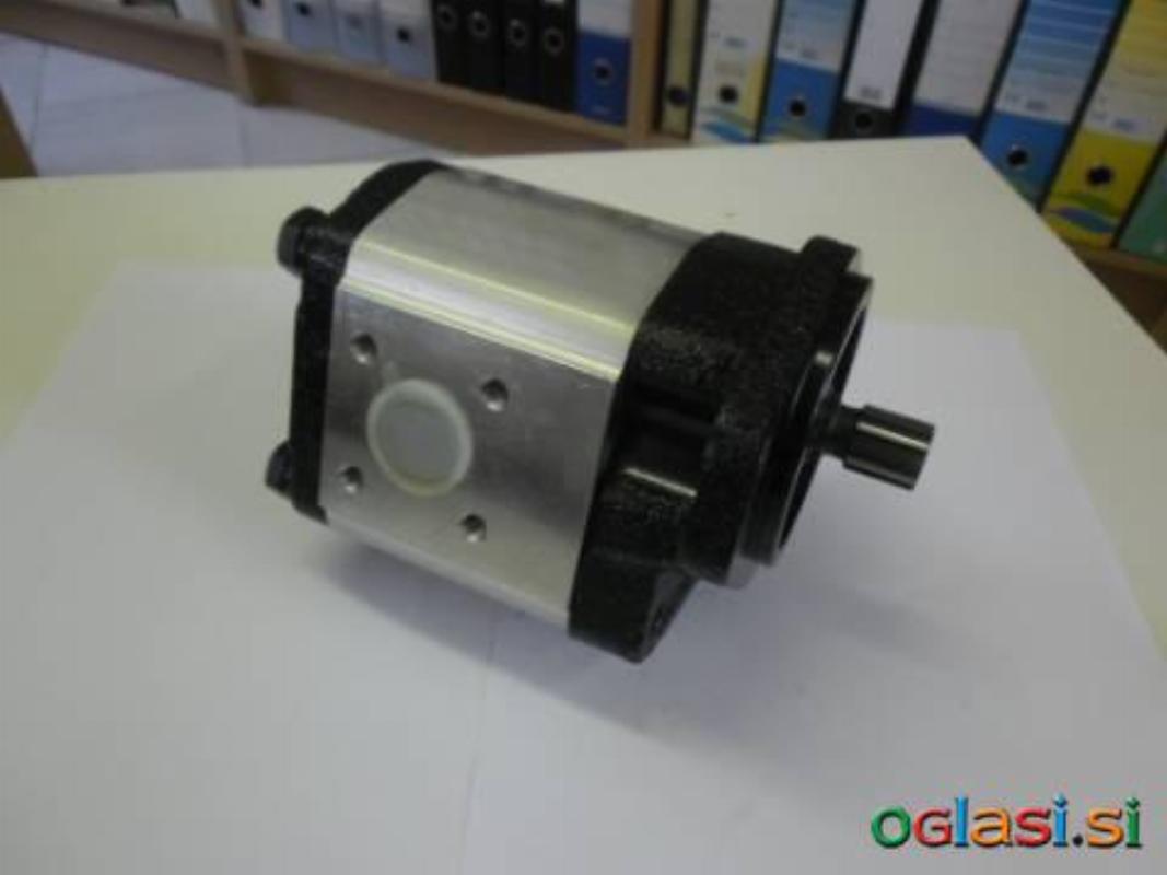 AL 156335,AL200830,AL 117812 HYDRAULIC PUMP JOHN DEERE