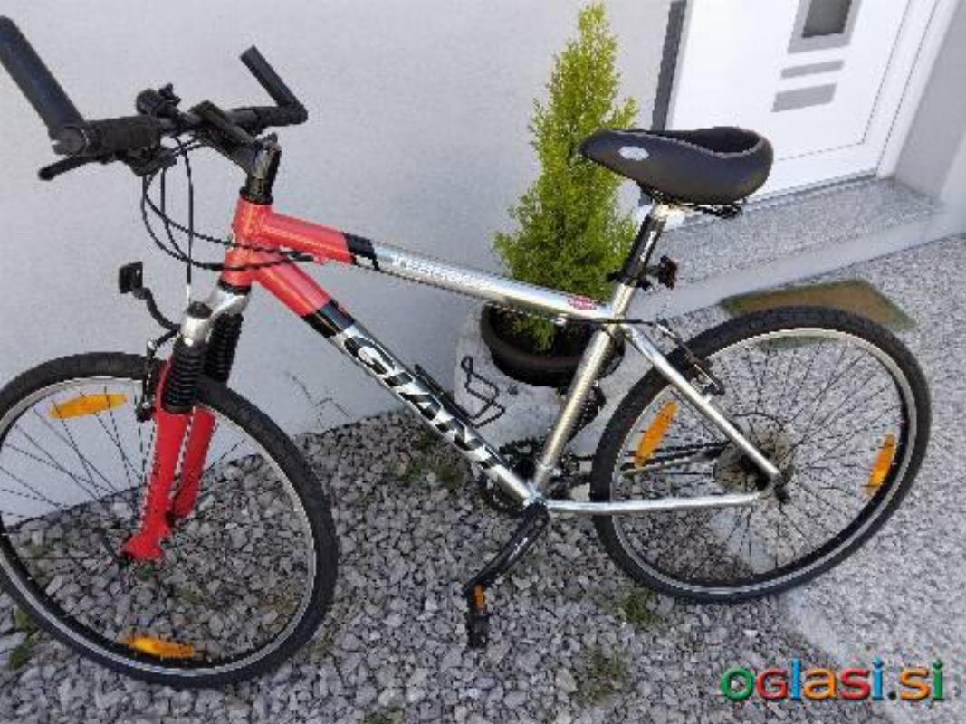 Mestno kolo GIANT TERRAGO 26col