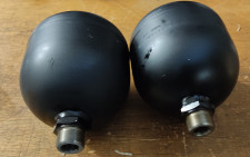 Hidravlični akumulatorji za vzmetenje traktorja