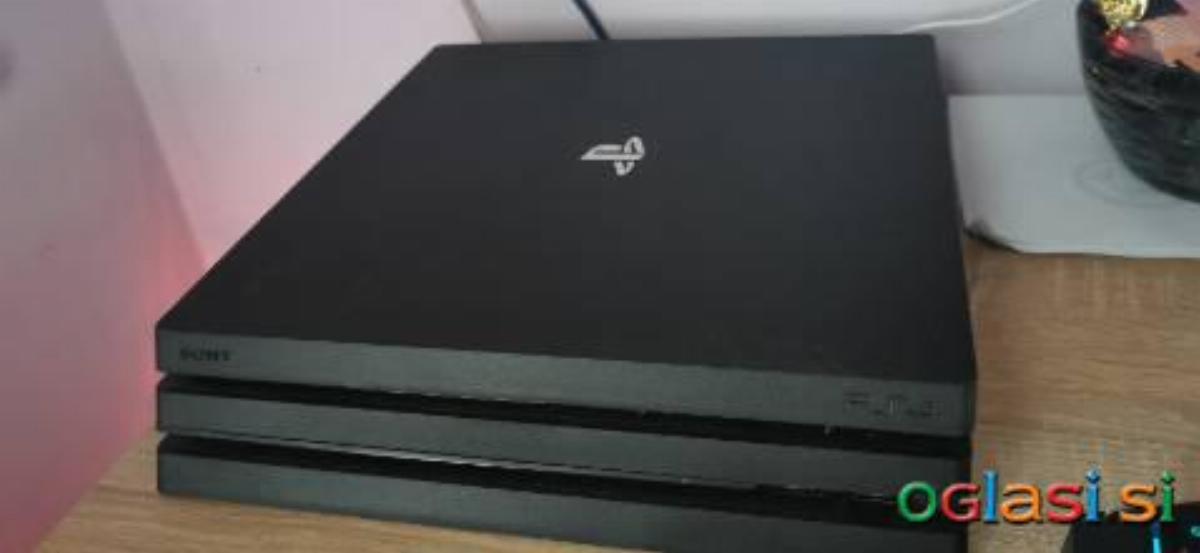 Prodam PLAYSTATION 4 PRO 1000GB