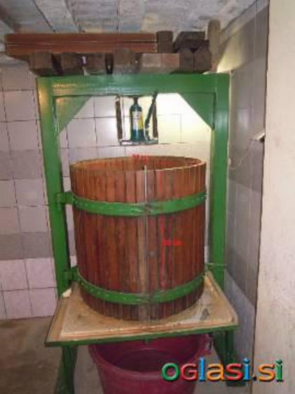 Stiskalnica za grozdje 325L
