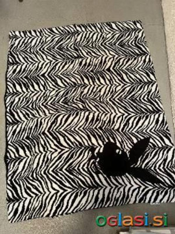Prodam posteljnino enojna saten, 140x200 cm, obojestranska