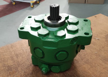 Hidravlična batna črpalka John Deere AR101288