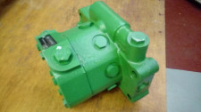 Hidravlična batna črpalka John Deere AR103033
