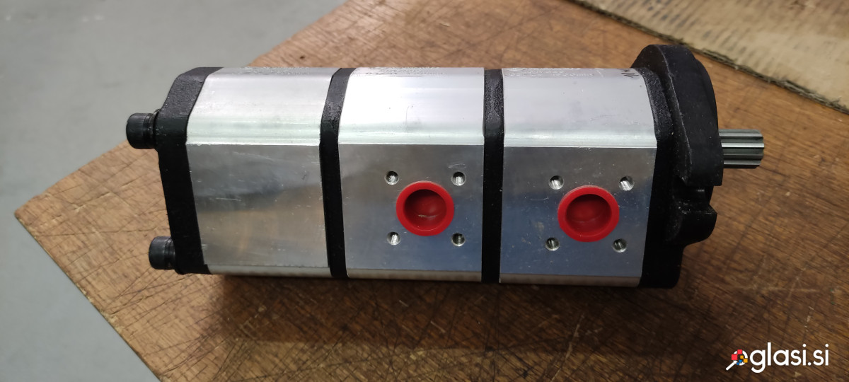 Hidravlična črpalka za mini bager Komatsu PC 27- FAI 226