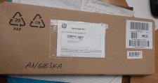 Angleška tipkovnica HP usb + darilo podloga za miško
