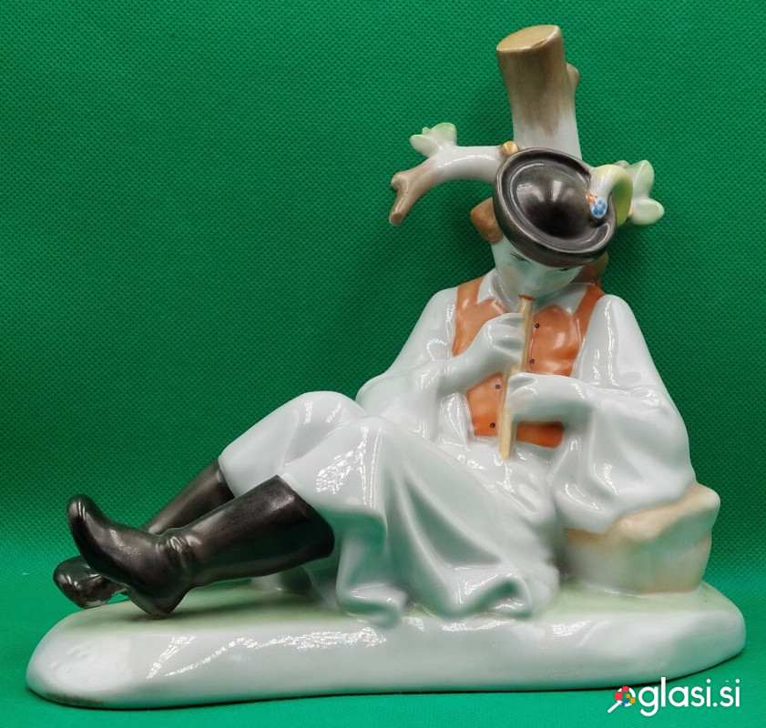 Zsolnay - figura iz porcelana