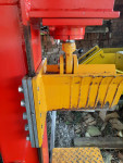 Vertikalni cepilec 21 T