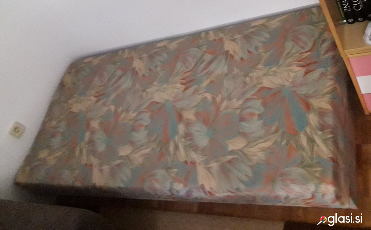 Otroška postelja