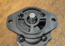 Hidravlična črpalka za John Deere serija 5M-  SJ22726