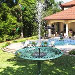 Solarna plavajoča vrtna fontana - črpalka za ribnike