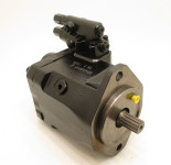 Hidravlična batna črpalka Case, McCormick