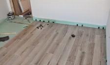 Komplet za polaganje vinila ali laminata + lesena udarna plošča