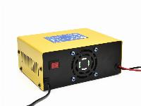 6-24V LCD mikroprocesorski polnilec za akumulatorje 10A 150Ah