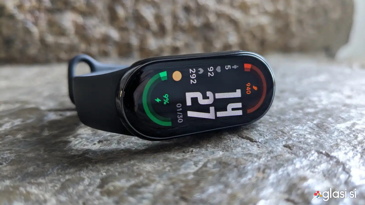 XIAOMI pametna zapestnica Mi Band 8, črna