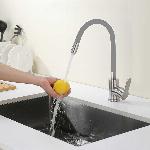 Enoročna kuhinjska kromirana armatura z gibljivo cevjo siva