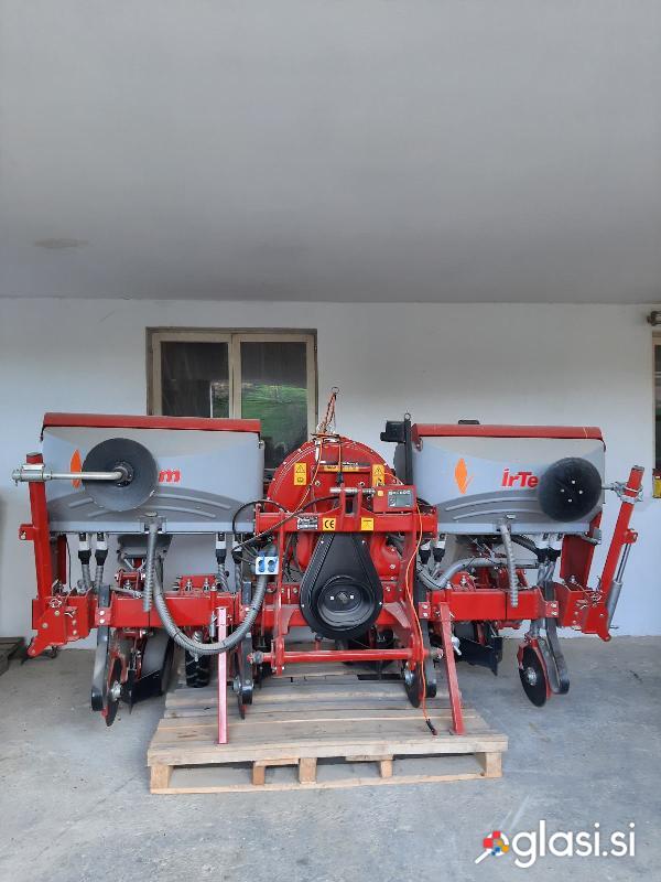 PRODAM SEJALNICO ZA KORUZO IRTEM