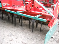 Pnevmatsko sejalnico z rotobrano