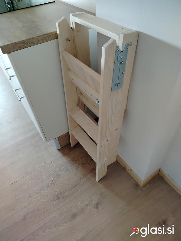 Zložljiv otroški pomagalček