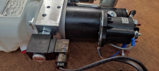 Mini hidravlični agregat za dvižno napravo 0,8kW - 12V/24V