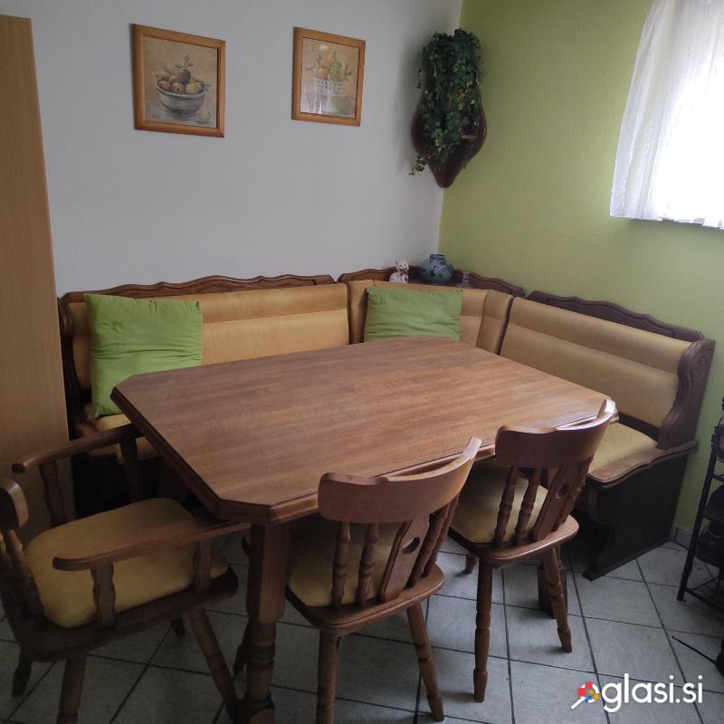 JEDILNI KOT+MIZA+STOLI