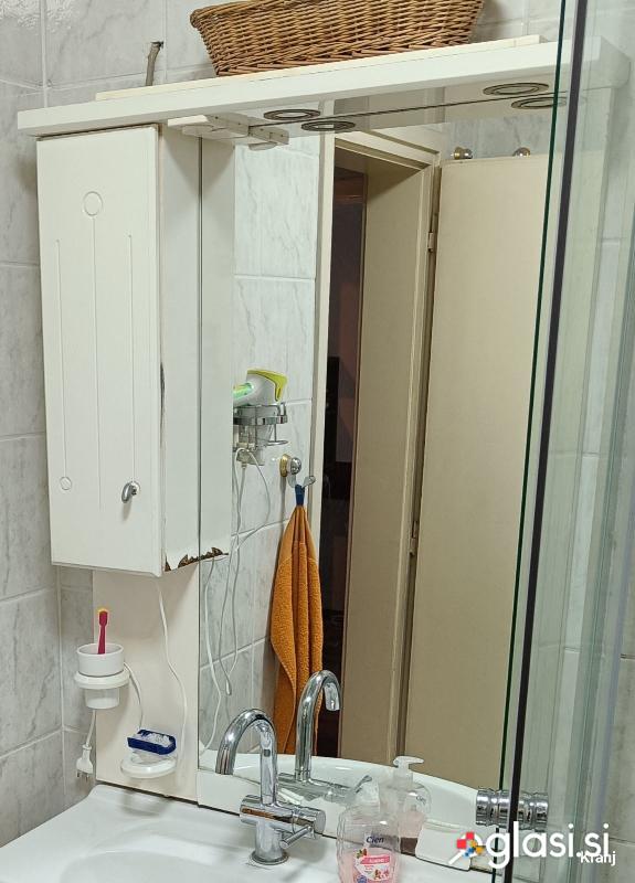 Kopalniško ogledalo z omarico