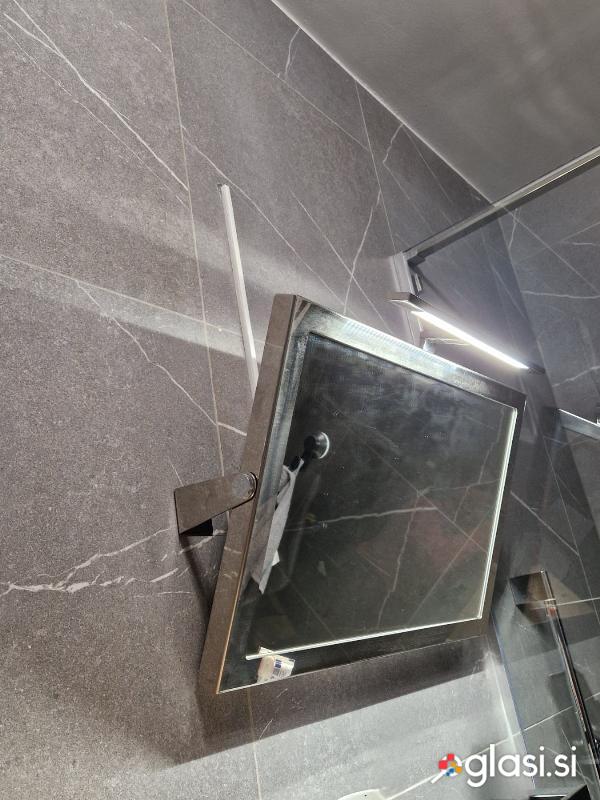 Prodam nagibno kopalniško ogledalo