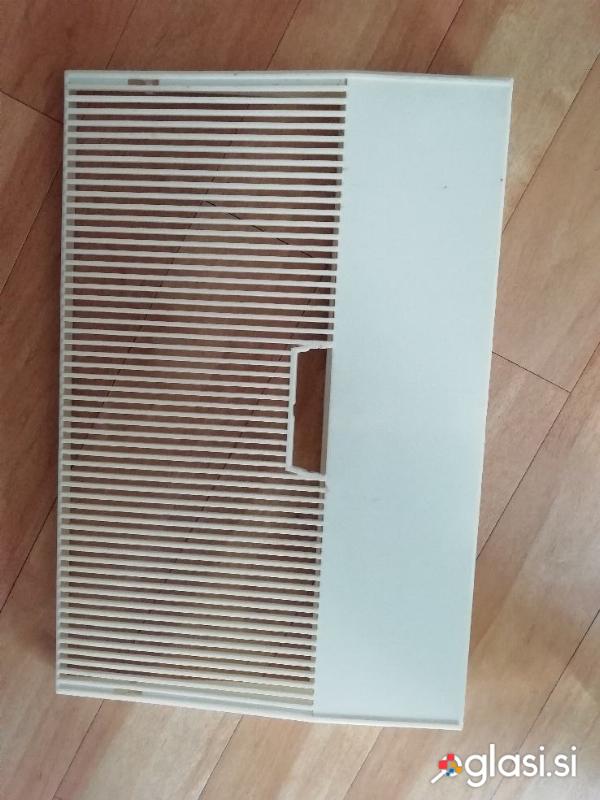 Vlažilnik zraka za radiator