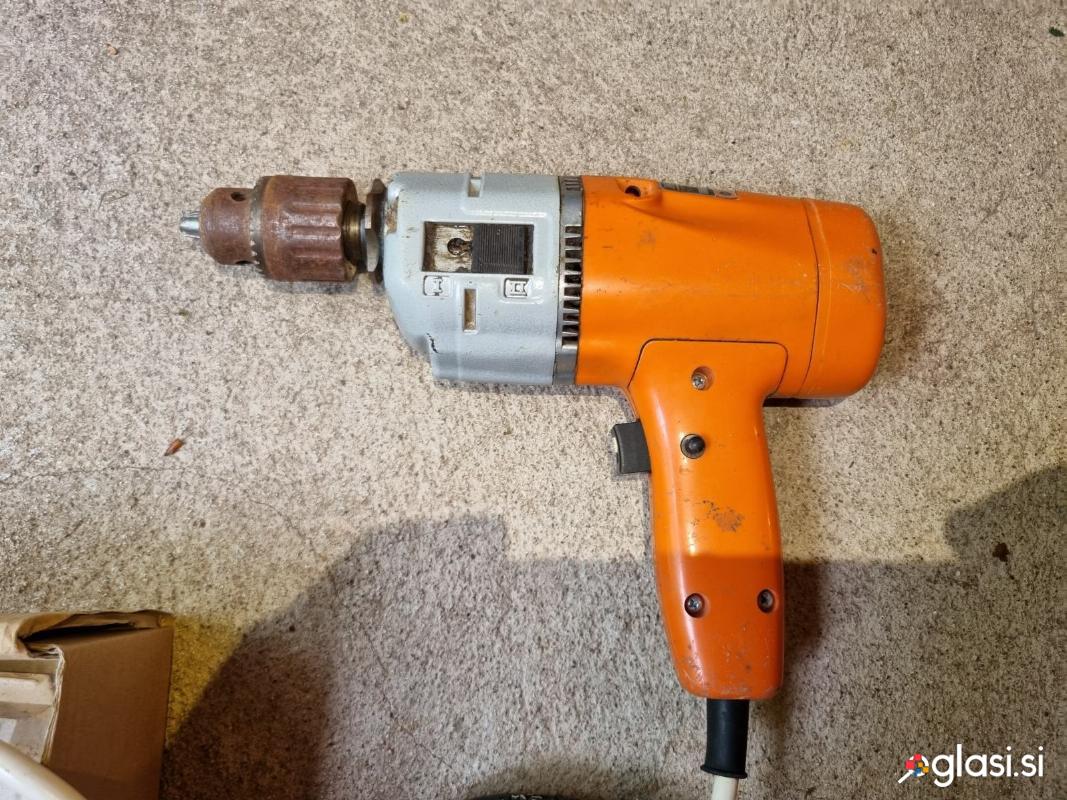 Black & Decker DNJ84S 400w vrtalni stroj