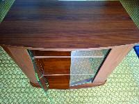 Omarica za TV z vitrino  na kolesih