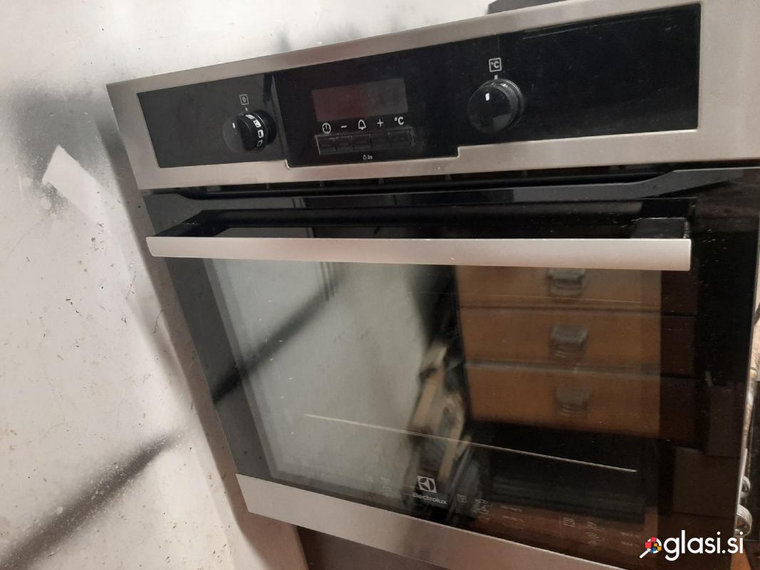 Vgradna pečica ELECTROLUX, PIROLIZA, ventilacijska