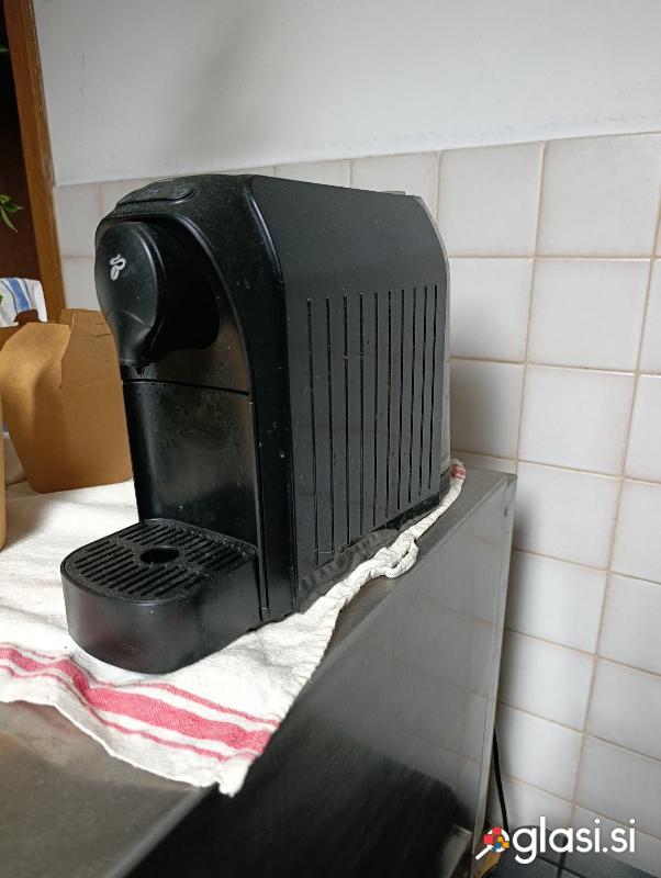Kavni avtomat Tchibo  - črn na kapsule