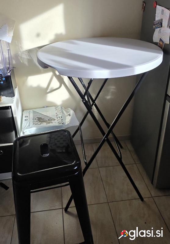 Barska miza +4 stoli