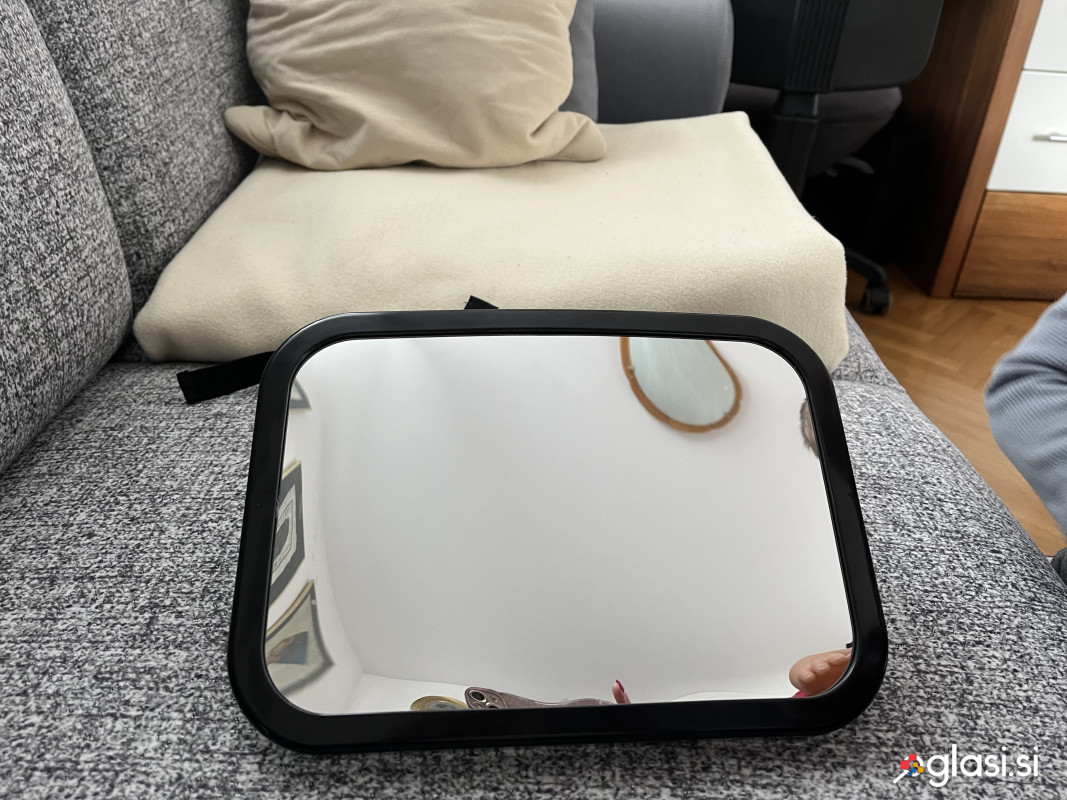 Prodam ogledalo za v avto za spremljat otroka med vožnjo