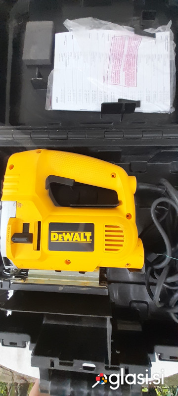 Vbodna žaga DEWALT