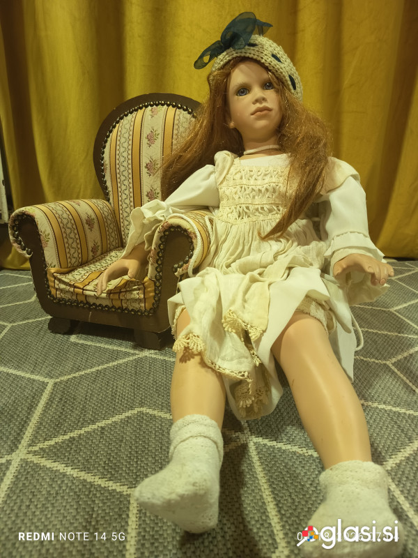 Realistočna porcelanasta punčka zelo velika unikatna