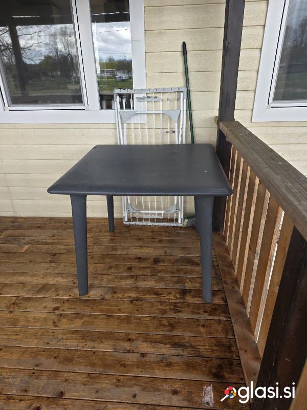 Plastična miza 90x90