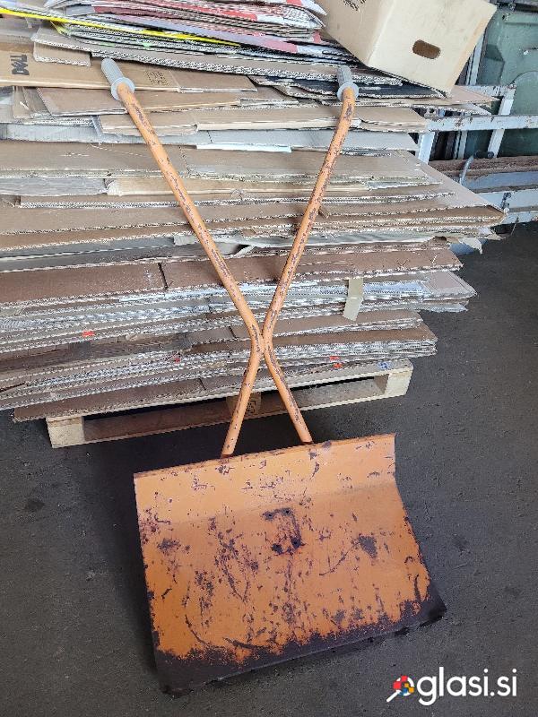 čvrst ročni plug za sneg