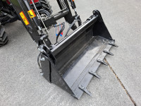 Traktor NTS 504-PRO s čelnim nakladačem