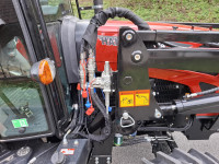 Traktor NTS 504-PRO s čelnim nakladačem