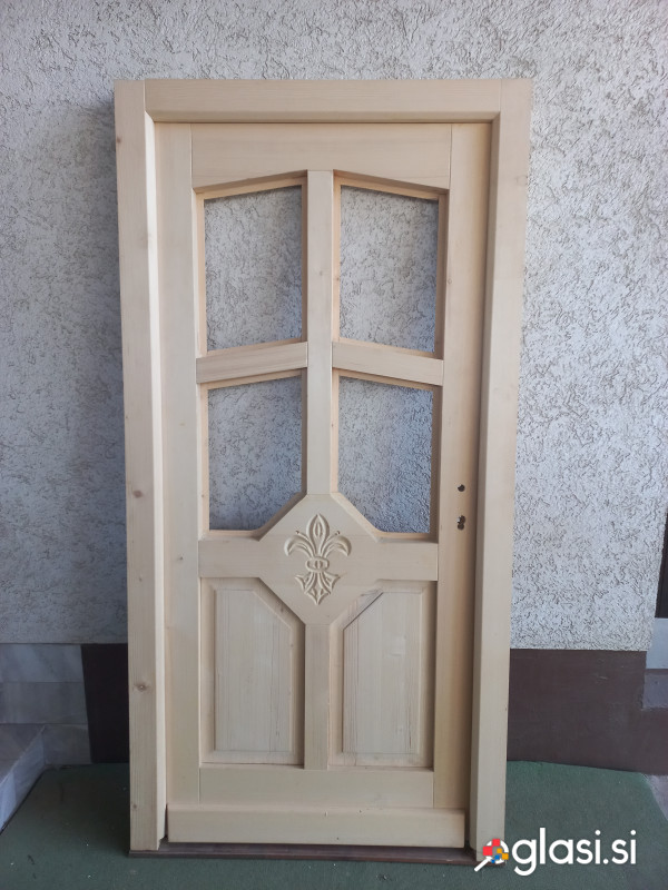 Prodam nova lesena vhodna vrata  zelo ugodno 30%ceneje.