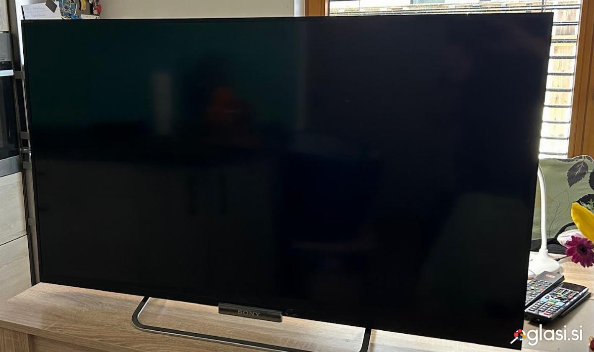 Prodam Sony Bravia KDL-42W653A