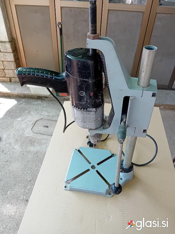 Električni vrtalnik in namizno stojalo black & decker