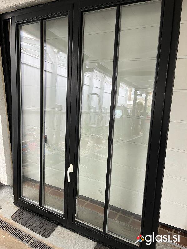 Lesena  vrata in okno