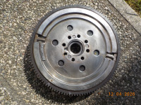 Vstrajnik dvomasni, motor FIAT 875 ccm prodam.