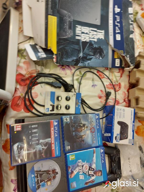 Ps 4 limited edition The last of Us II plus 2 kontrolorja