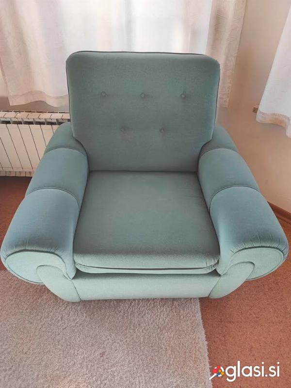 Fotelj / Naslanjač zelene barve