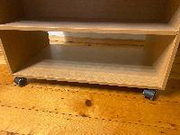 Klubska mizica s koleščki